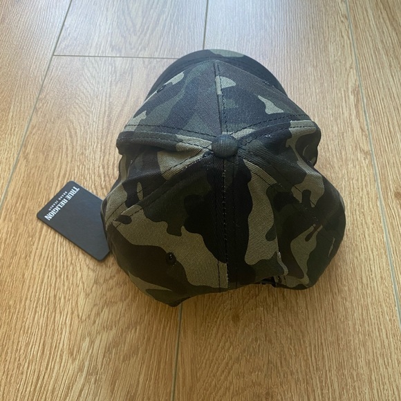 Without Tag* - Authentic True Religion camo hat (never worn ) - Picture 3 of 3